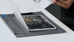What battery inside Surface Laptop SE?